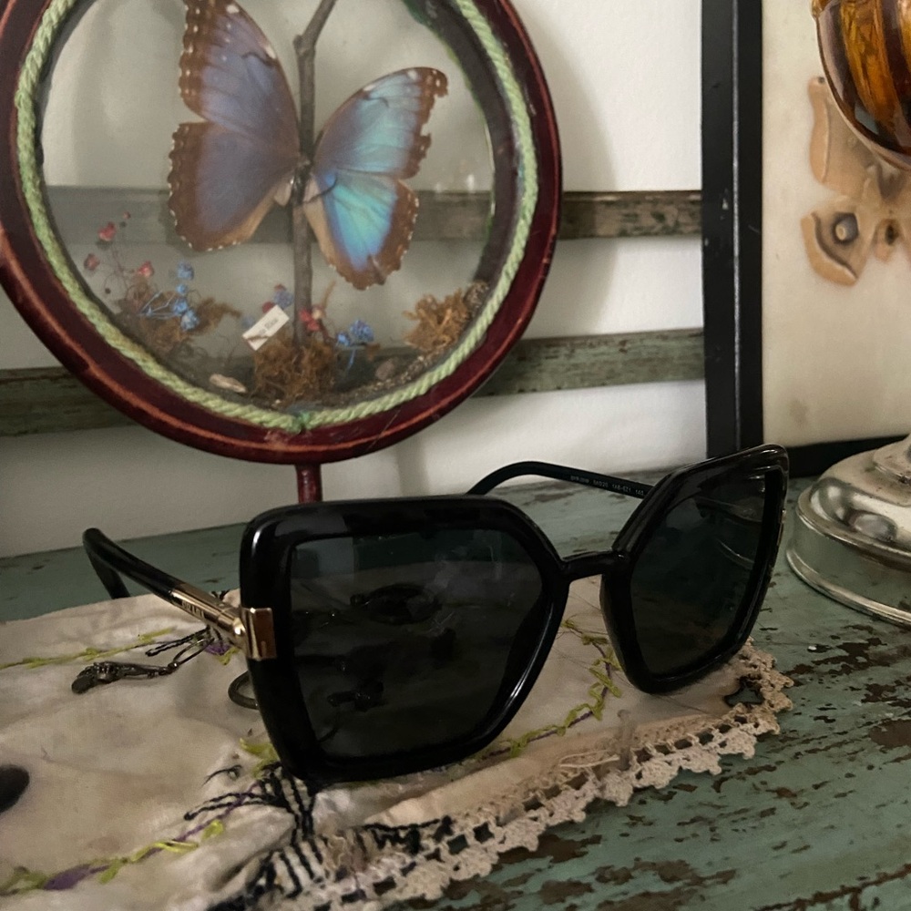 Prada Oversized Sunglasses - Picture 7 of 7
